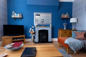 TV, offices - Lovely apartment in Grade II listed building (Conwy Principal Area)