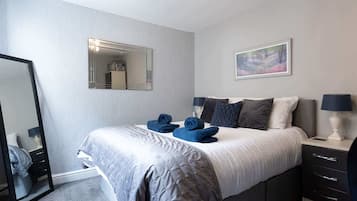 1 habitación, tabla de planchar con plancha, wifi y ropa de cama