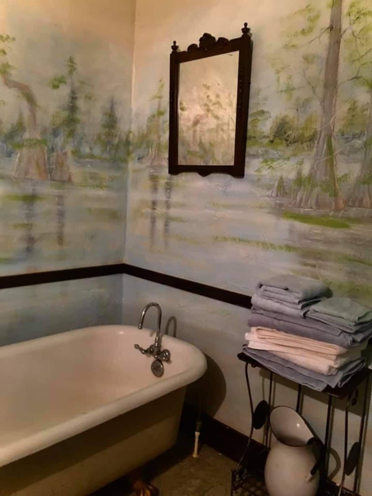 Haartrockner, Handtücher, Seife, Toilettenpapier