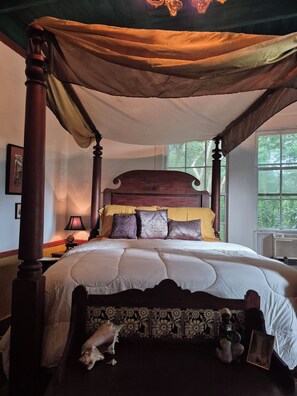 3 habitaciones, tabla de planchar con plancha, wifi y ropa de cama