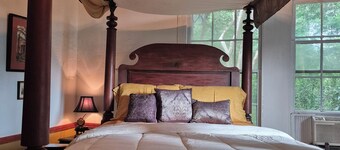 Step into Old French colonial Louisiana's hospitality & culture!