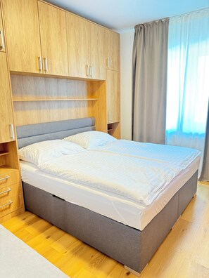 1 bedroom, iron/ironing board, internet, bed sheets