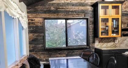 Adele's Oceanside Nature Preserve ! Artsy Guesthouse w/ Private Beach Access