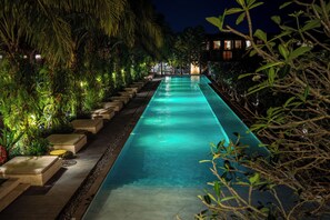 3 outdoor pools