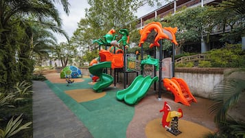 Tempat bermain anak - outdoor