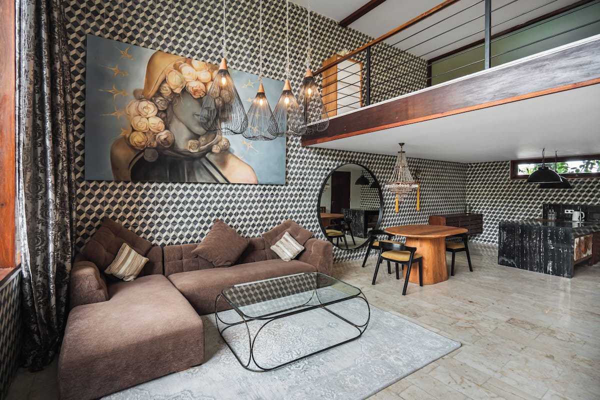 Deluxe Studio Suite, 1 King Bed, Private Pool, Mezzanine | In-room safe, individually decorated, individually furnished