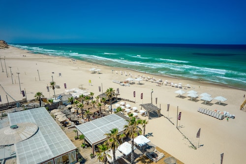 Poleg Beach Seaview Stylish Stay by Sea N' Rent