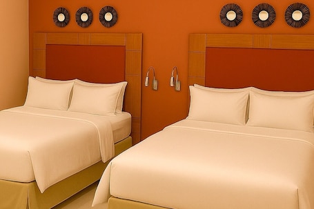 Escritorio, espacio para trabajar con laptop y cortinas blackout