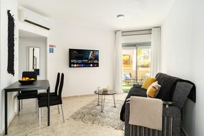 TV - Royal Park Resort Apartment 62 by Sea N' Rent (Eilat)