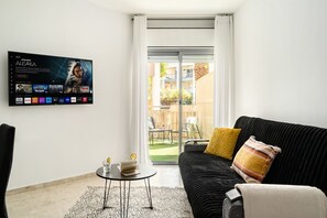 TV - Royal Park Resort Apartment 62 by Sea N' Rent (Eilat)