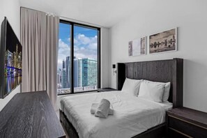 3 chambres, fer et planche à repasser, Wi-Fi, draps fournis