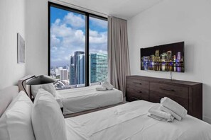 3 bedrooms, iron/ironing board, WiFi, bed sheets