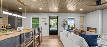 The Trout House, Mountain Retreat | Tellico Plains – Stylish 2BR/2BA Escape for 6 by Design Center D