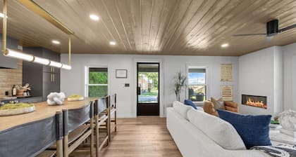 The Trout House, Mountain Retreat | Tellico Plains – Stylish 2BR/2BA Escape for 6 by Design Center D