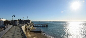 Eastside Hideaway | Short Walk to Southsea!