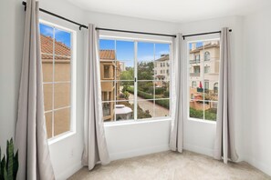 Interior - Top-Floor Oasis - Bright, Private, Pool & Gym (San Diego)