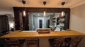 Interior - Spacious 4BR Near Lake Allatoona Game Room Fire Pit 2 King Beds (Acworth)