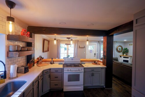 4-bedroom, 2-bath home, ideal for families, boaters, and sports enthusiasts