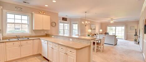 المنشأة من الداخل