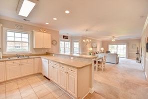 Interior - Sandy Feet Retreat~3br Condo,Pond view,Pool &more (Myrtle Beach)