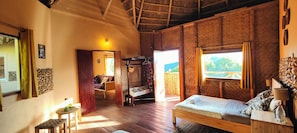 Traditional Quadruple Room - Agandi Uganda Eco-lodge (Bwindi)