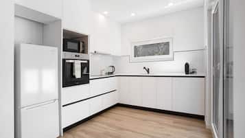 KylskÄp, mikrovÄgsugn, ugn och spishÀll