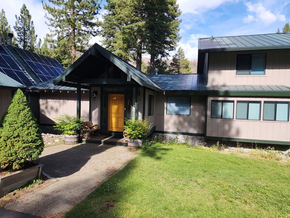 المنشأة من الخارج