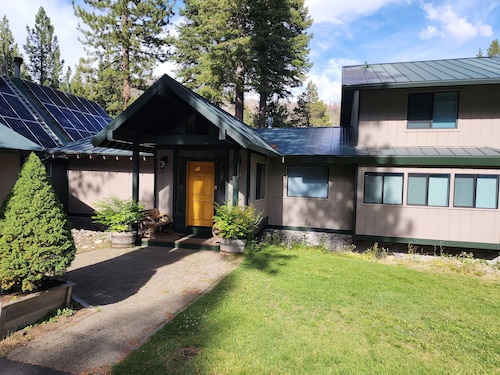 Tahoe River House with Hot Tub on private two riverfront acres