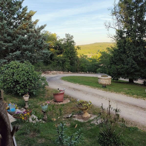 Property grounds - Mobile home in a corner of paradise (Cubjac auvezere val d'ans)