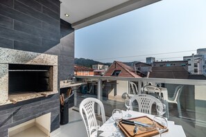 Basic Apartment | Outdoor dining - Apt With Barbecue in Canasvieiras Cse0102 (Florianópolis)