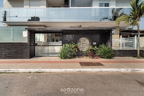 Basic Apartment | Exterior detail