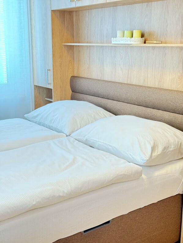 1 bedroom, iron/ironing board, internet, bed sheets