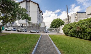 Basic Apartment | Property grounds - Apt in Floripa Close to Parque Coqueiros Csra0304 (Florianópolis)