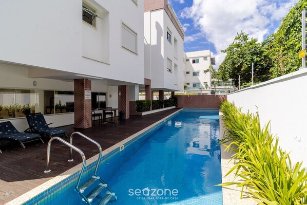 Basic Apartment | Pool