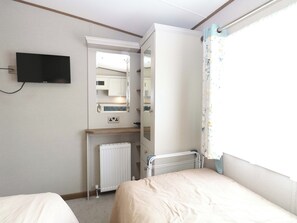 2 dormitorios, decoración individual, mobiliario individual