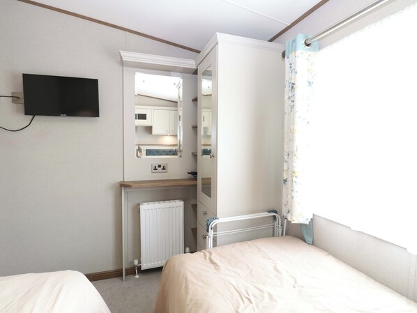 2 bedrooms, individually decorated, individually furnished, free WiFi
