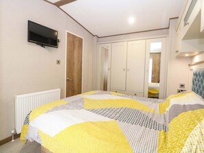 2 bedrooms, individually decorated, individually furnished, free WiFi