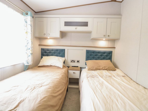 2 habitaciones, decoración personalizada y muebles diferentes