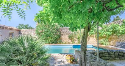 Maison de caractĂšre avec piscine au coeur de la Provence - Grillon