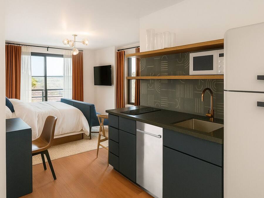Kamar Deluks, 1 Tempat Tidur King, dapur kecil | Setrika/meja setrika dan Wi-Fi gratis