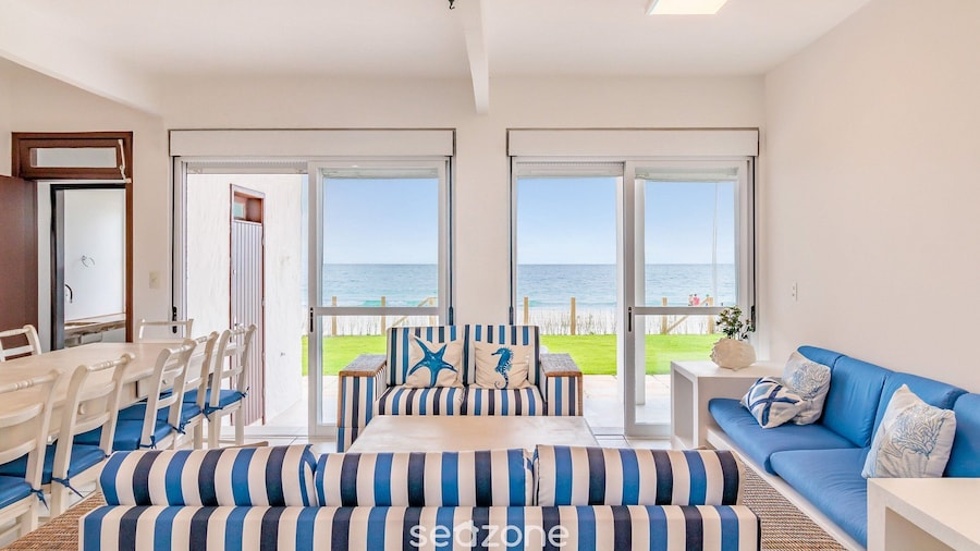 Beachfront Duplex House in Floripa Djb2064