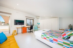 3 habitaciones, tabla de planchar con plancha, wifi y ropa de cama