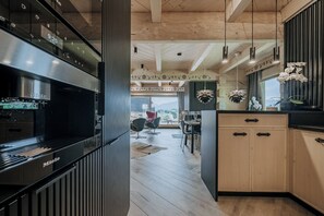 Luxury-Chalet, Bergblick | Eigene Küche