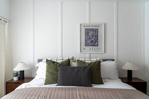 1 bedroom, bed sheets