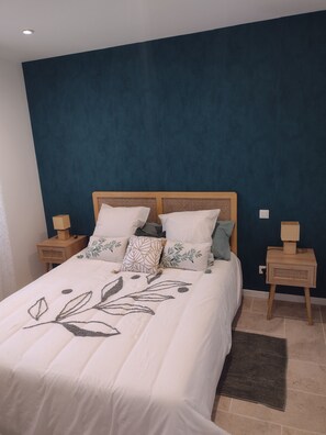 1 bedroom, iron/ironing board, Internet, bed sheets