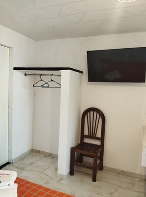 Comfort Room | Free WiFi