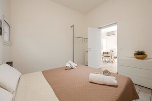 1 chambre, fer et planche à repasser, Wi-Fi, literie fournie