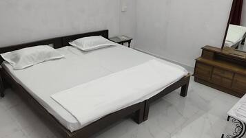7 bedrooms, internet
