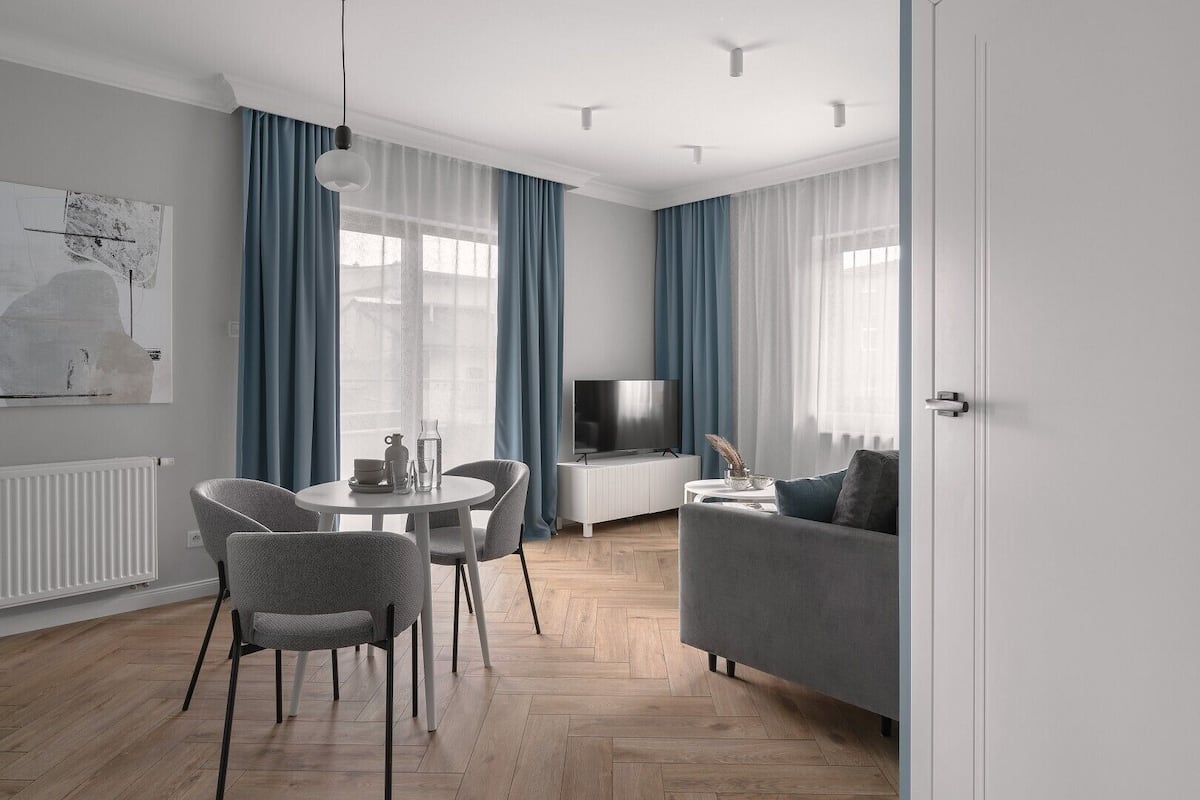 Suite | Blackout curtains, iron/ironing board, free WiFi, individually decorated