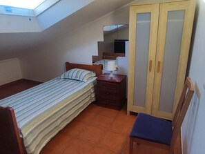4 Schlafzimmer, Bügeleisen/Bügelbrett, kostenloses WLAN, Bettwäsche